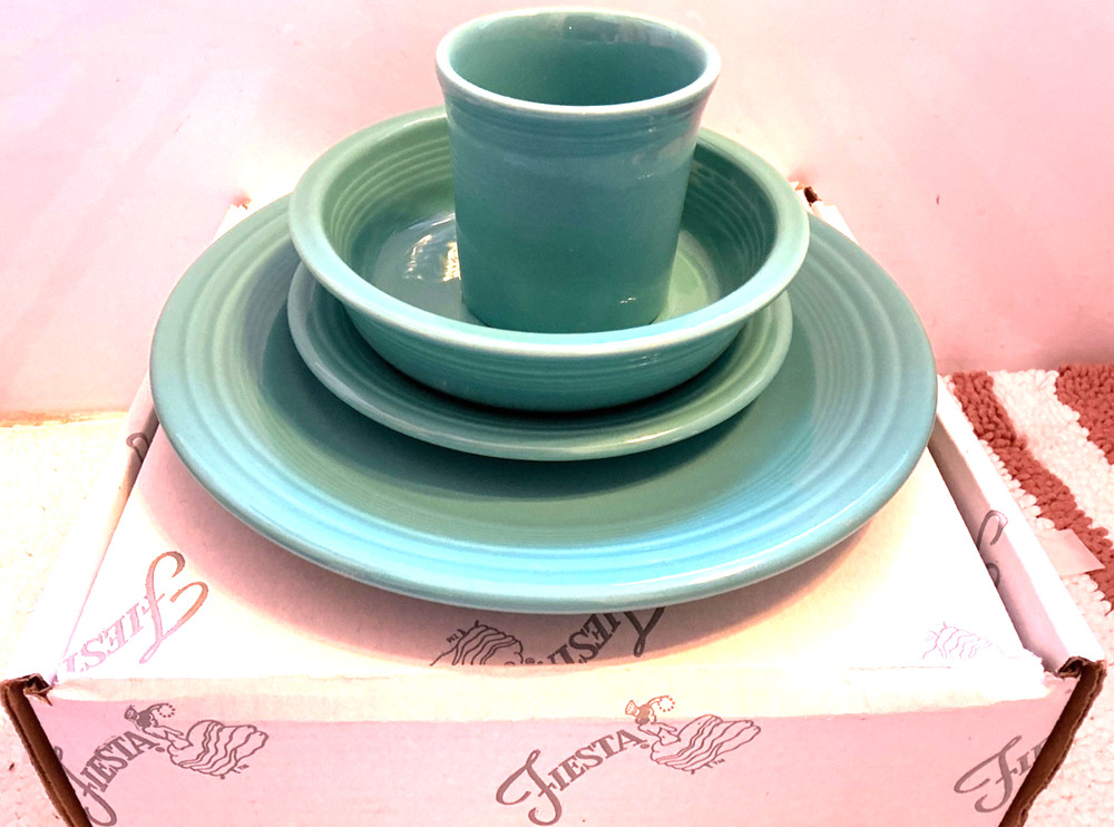 FIESTA Genuine Turquoise 4- Piece Place Setting Dinnerware Vintage Original box