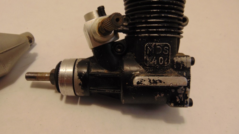 VINTAGE MDS .40 ENGINE w/MUFFLER