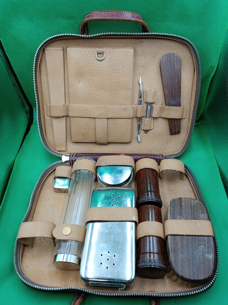 WWII WW2 Original German toiletry set.3