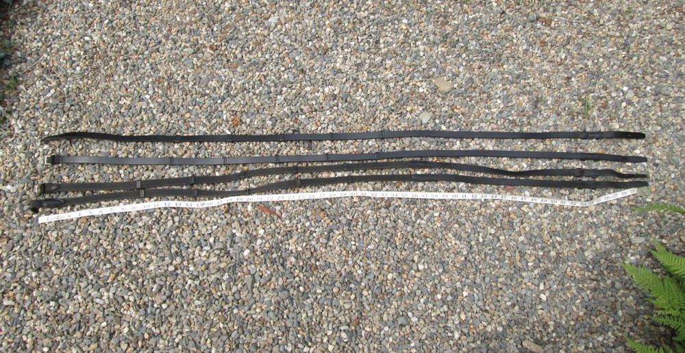 Stubben Black Reins with Stops, EUC plain + GUC web