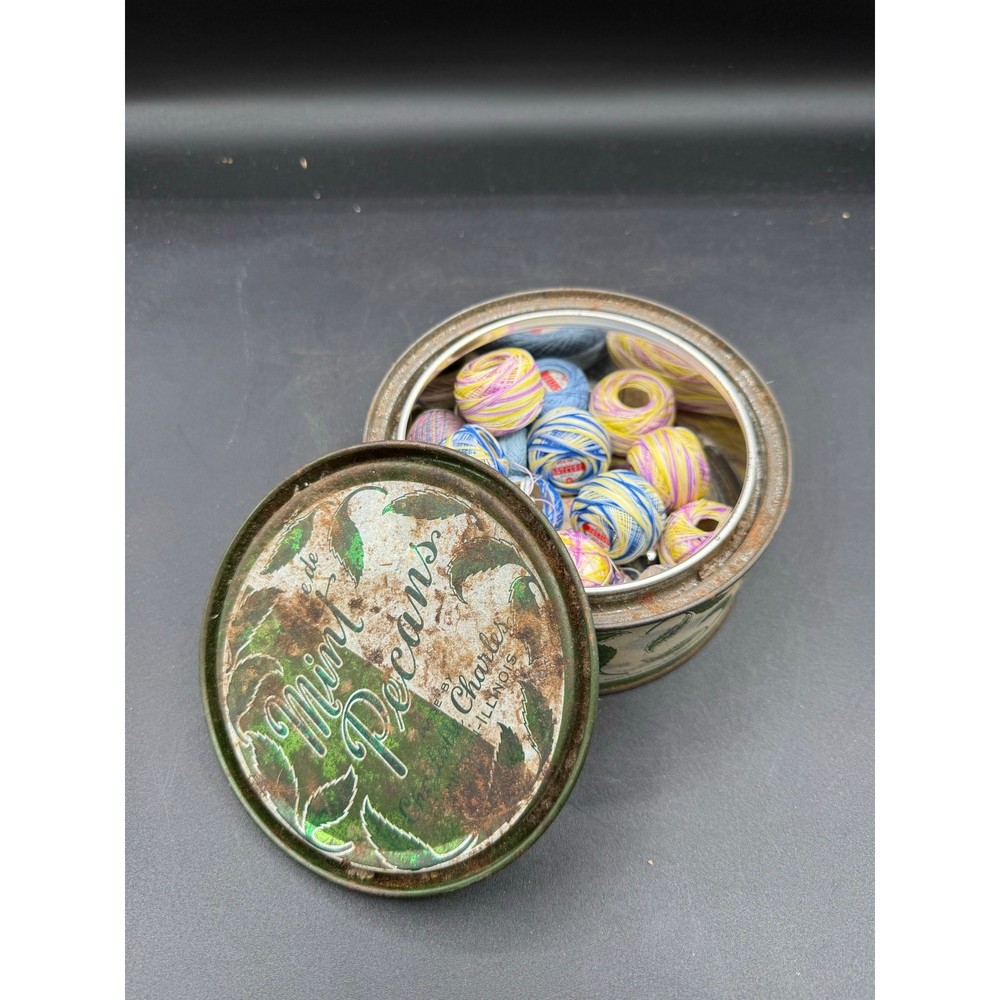Vintage Small Tin with 20 Colorful Thread Spools - good condition