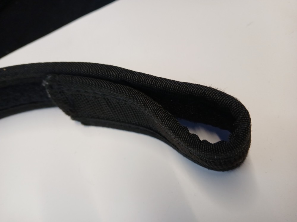 GENUINE BLACKHAWK BLACK SERVICE DUTY BELT. SIZE MEDIUM, HOOK & LOOP ADJUSTABLE !