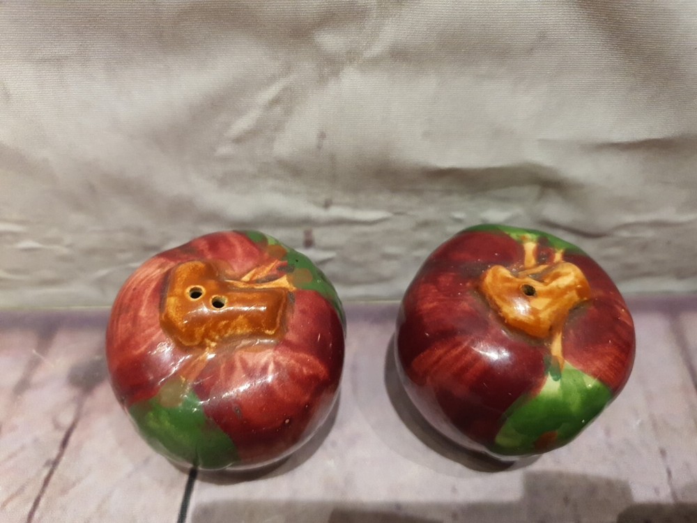 MCM Franciscan Earthenware Apple Salt & Pepper Shaker Set Dinnerware Made In USA