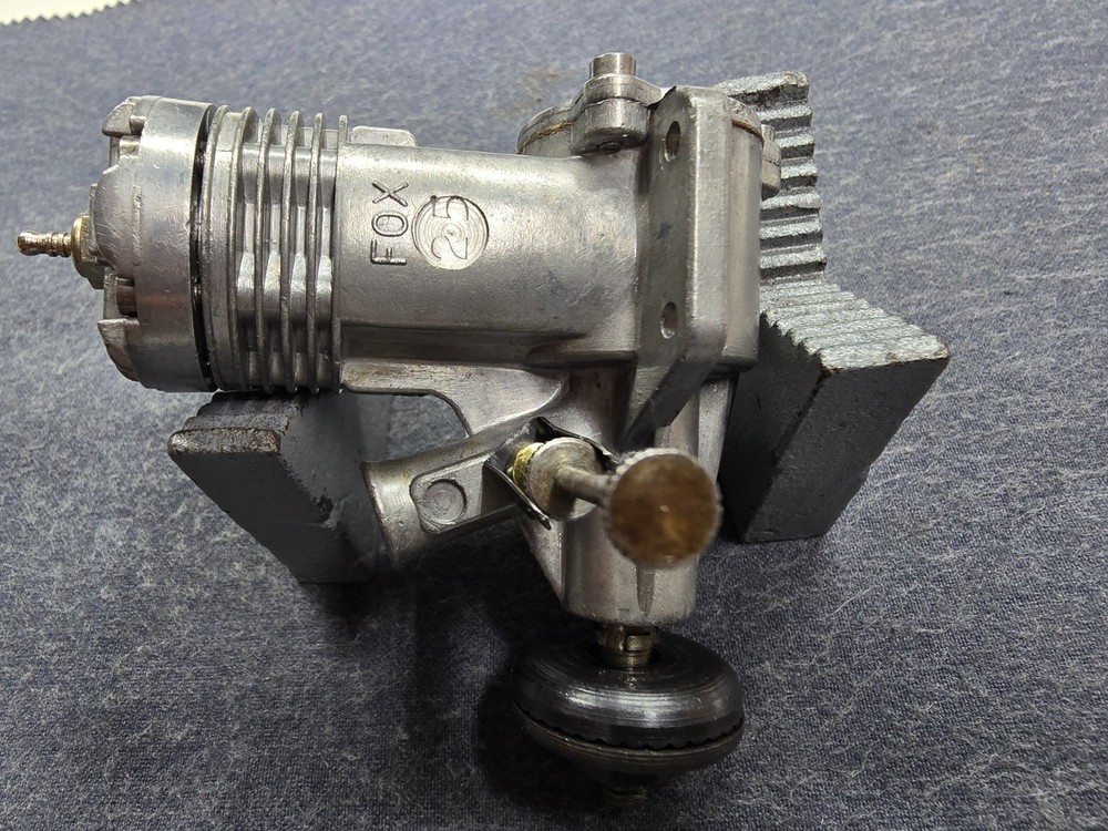 Fox 25 Stunt Control Line Model Airplane Engine w/Glow Plug