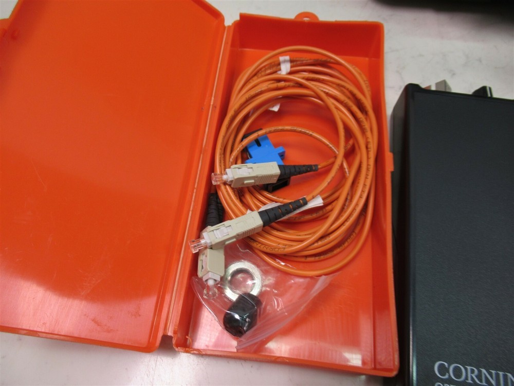 Corning Fiber Optic Optical Source OS-100D-52 & Optical Meter OM-210 Siecor