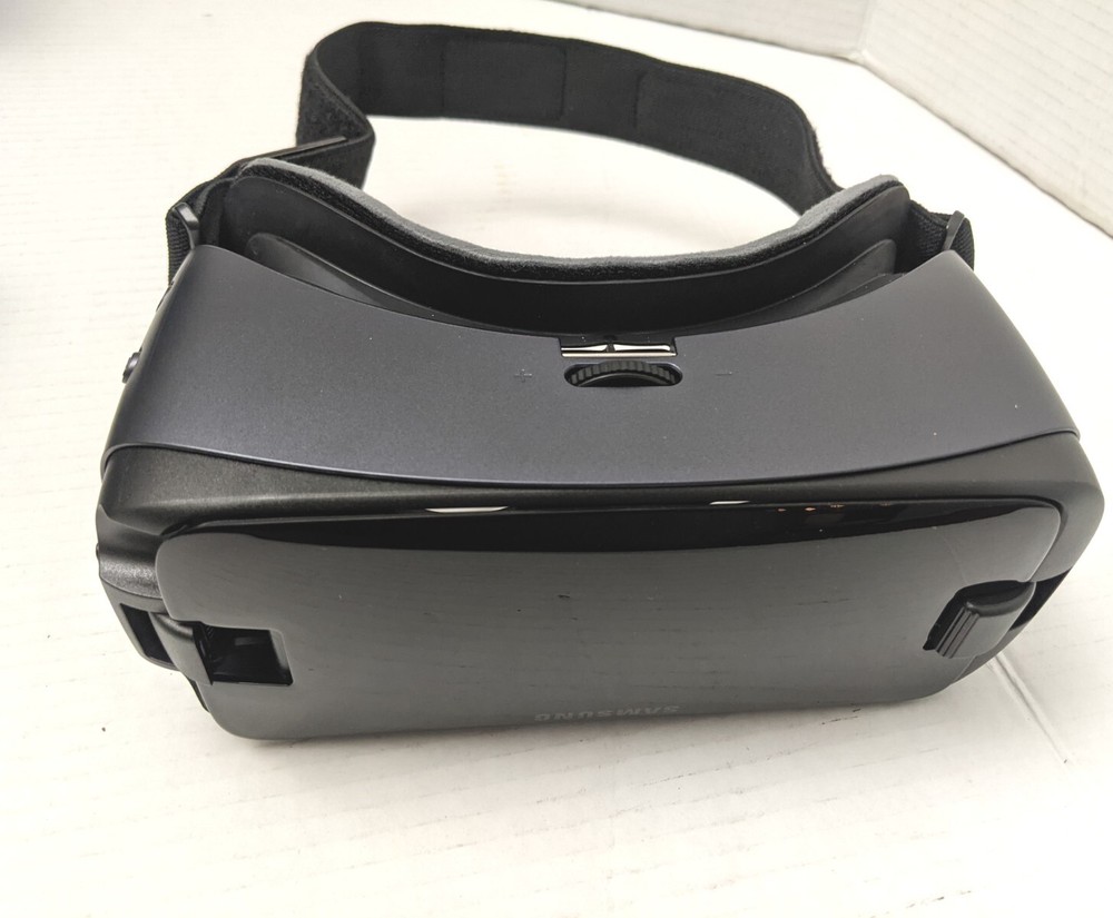 Samsung Gear VR Headset & Controller