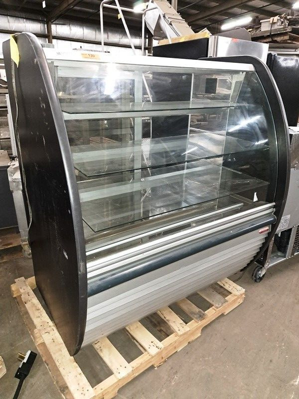Royal Mdl. RS04LG-CD Curved Glass Bakery Display Case