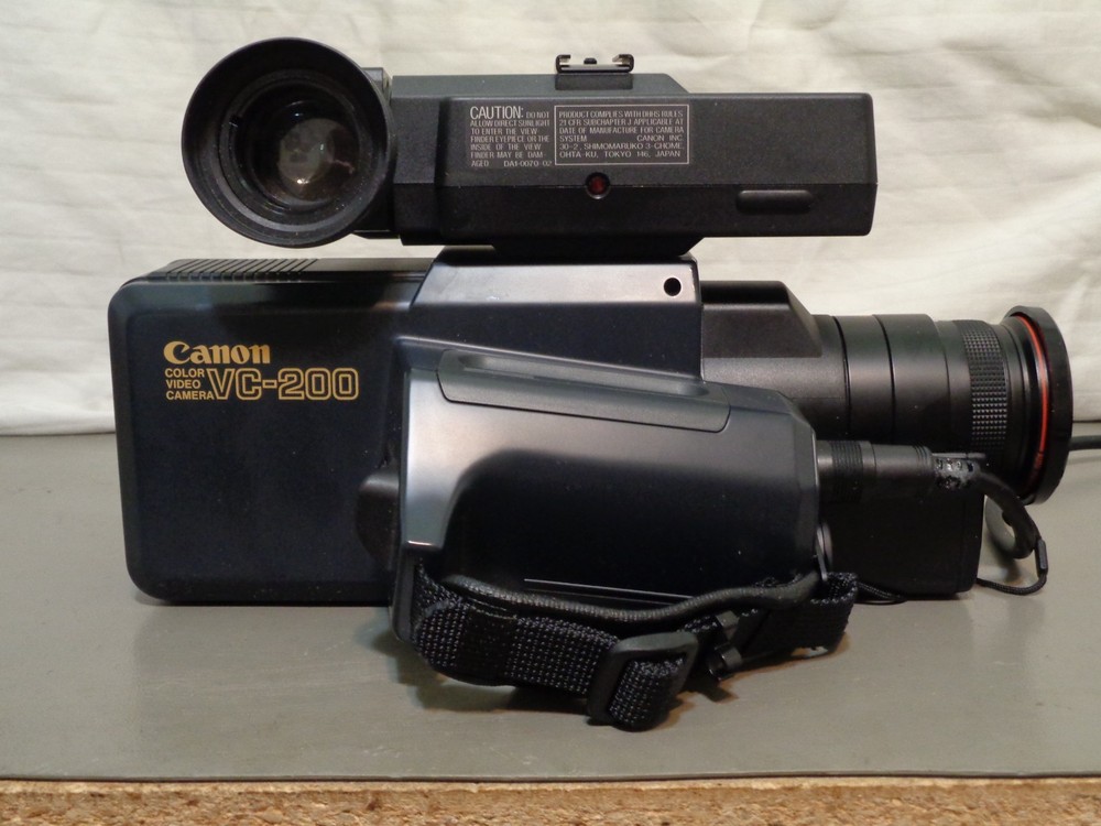 CANON VC-200 color video camera