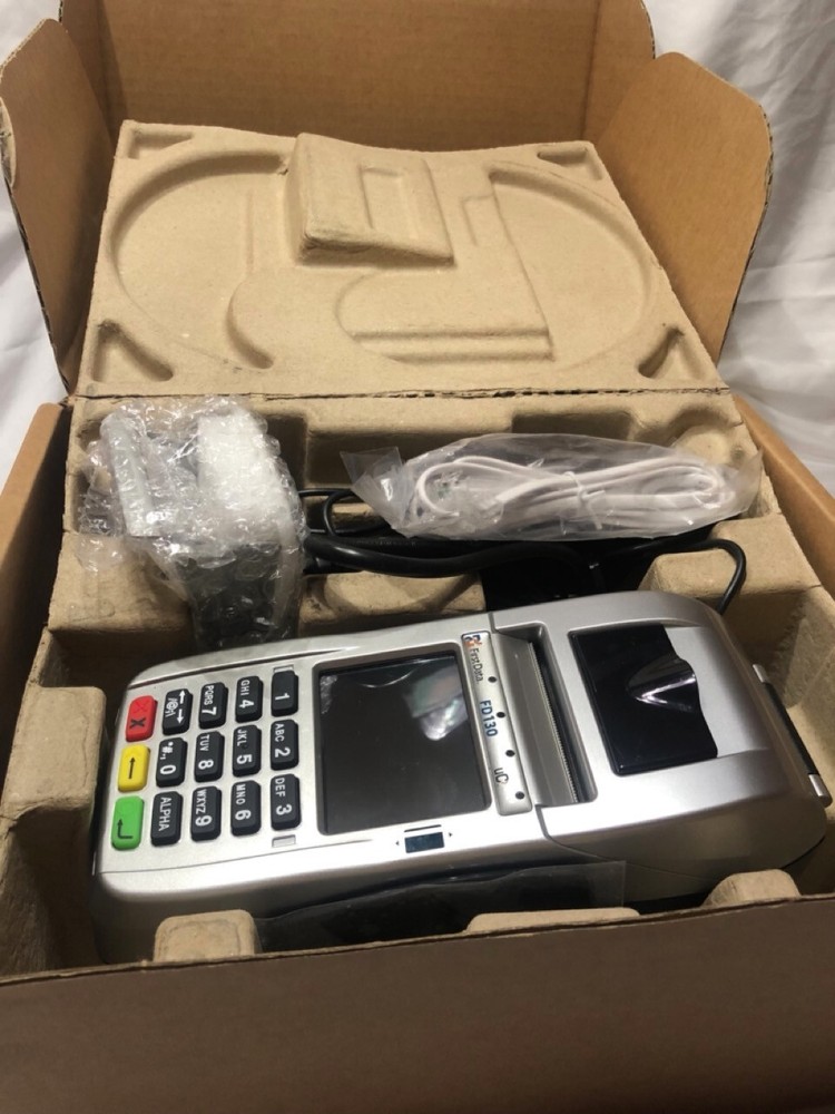 First Data FD130 Credit Card Terminal With Keypad Powers On Untested