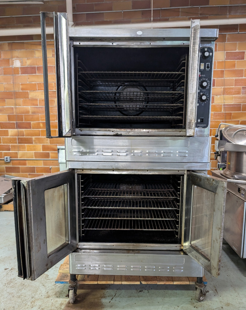 Blodgett DFG-100 Standard Depth Natural Gas Double Deck Convection Oven