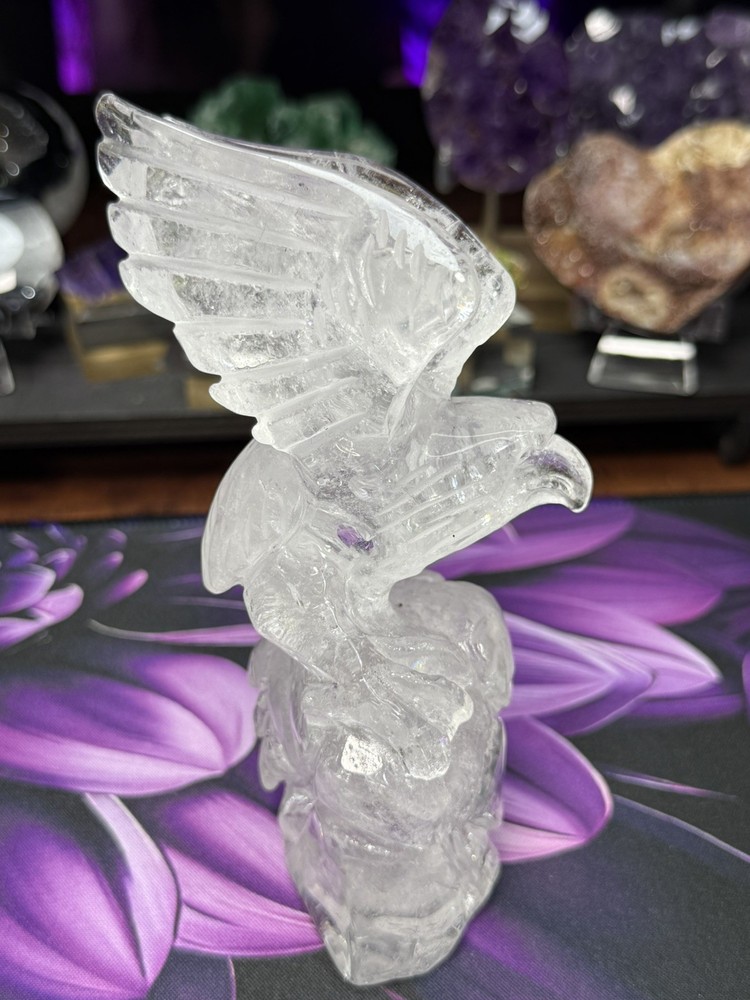 CLEAR QUARTS EAGLE CARVING 5X3X2" GREAT RAINBOWS