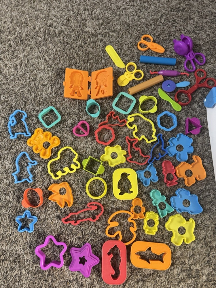 Play-Doh Carrying Case With 49 Accessories