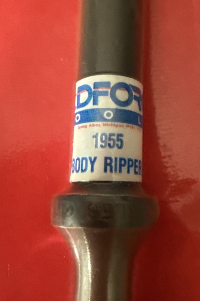 OLD FORGE TOOLS PNEUMATIC AIR CHISEL 1955 AUTO BODY WORK BODY RIPPER CHISEL NOS