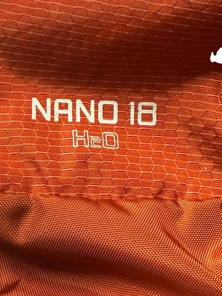 NWT Gregory Nano 18 H2O Hydration Backpack Magnetic Bite Valve Spark Orange