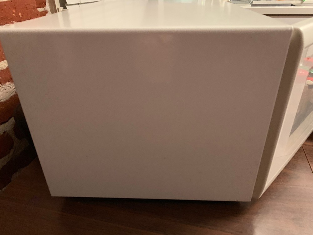 Sharp R-3A66 Microwave Oven