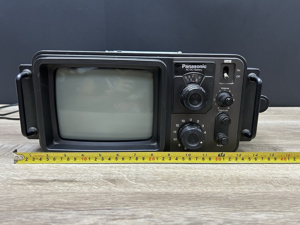 Vintage Panasonic TR-707 AC/DC Battery Wireless Solid State Portable TV Set