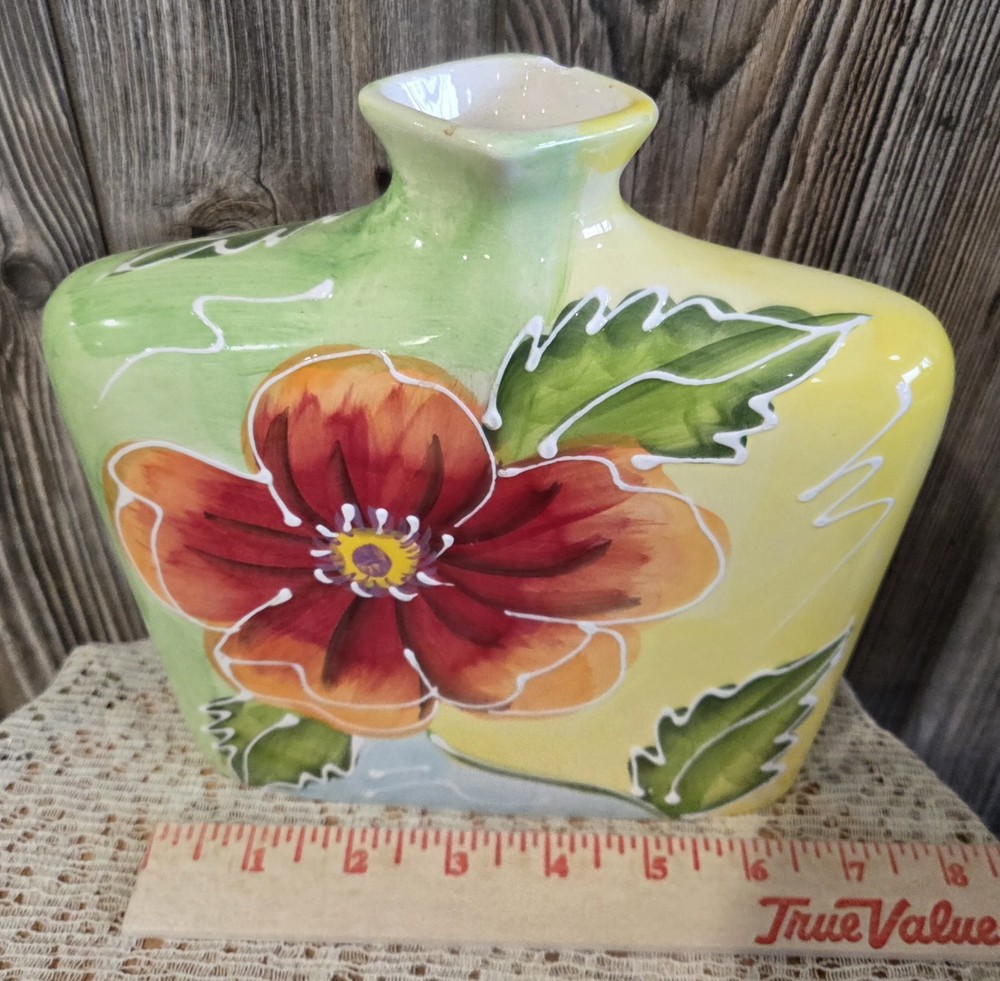 ceramic Thin vase featuring a hand-painted floral design