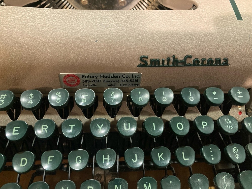 1950s Smith Corona Silent Super Typewriter Tan with Case Functional Condition