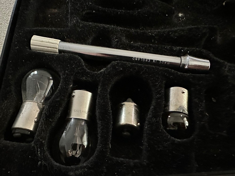 JAGUAR TOOLKIT -Open ended AF Spanners and bulbs in Black plastic case