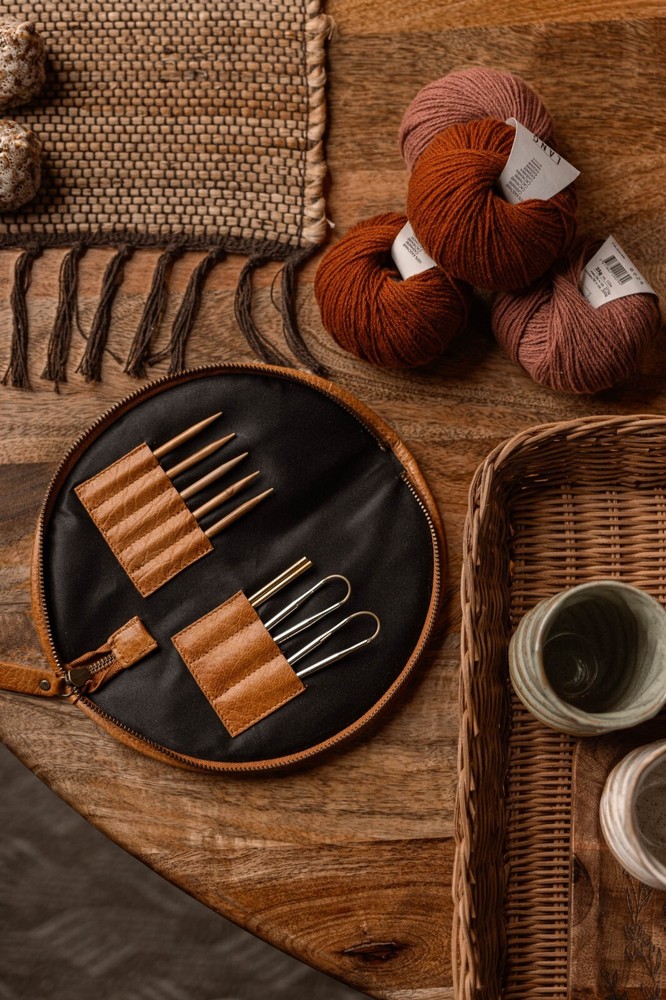 MUUD DIAN interchangeable needle case, pouch
