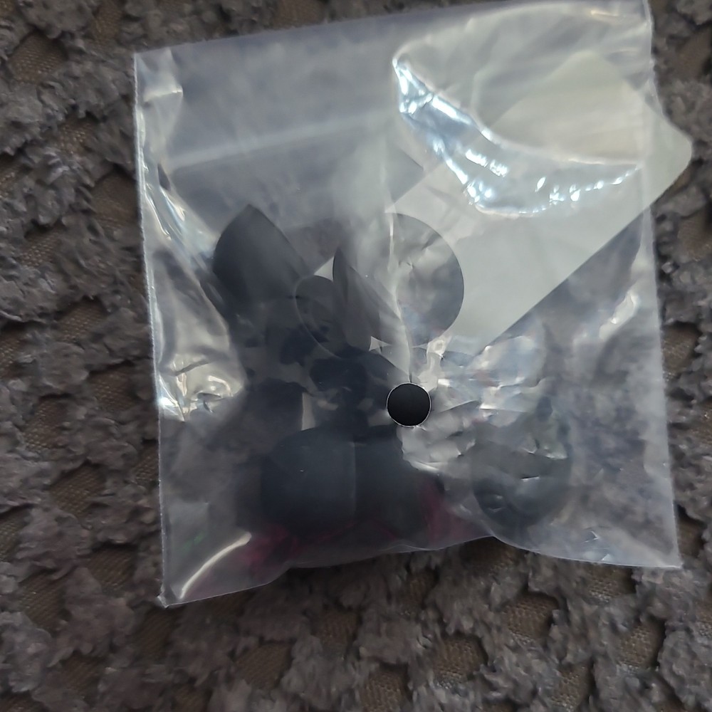 Black Sleep mask, 2 neck pillows and ear plugs set