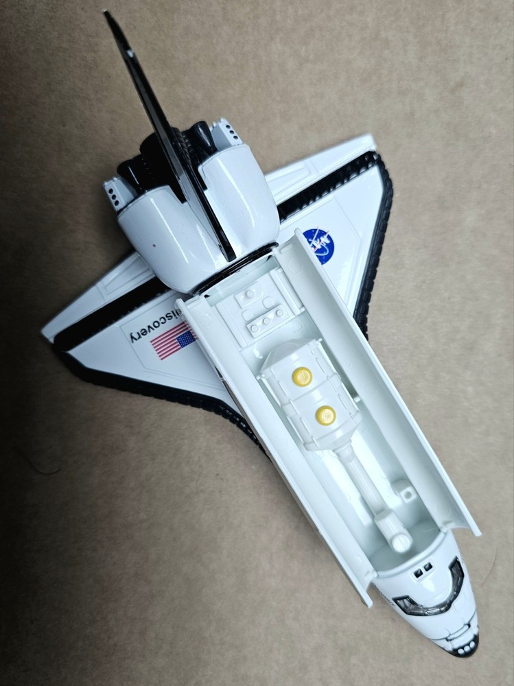 Space Shuttle Launch Display Set, NASA Space Adventure Series, by Daron, 12"