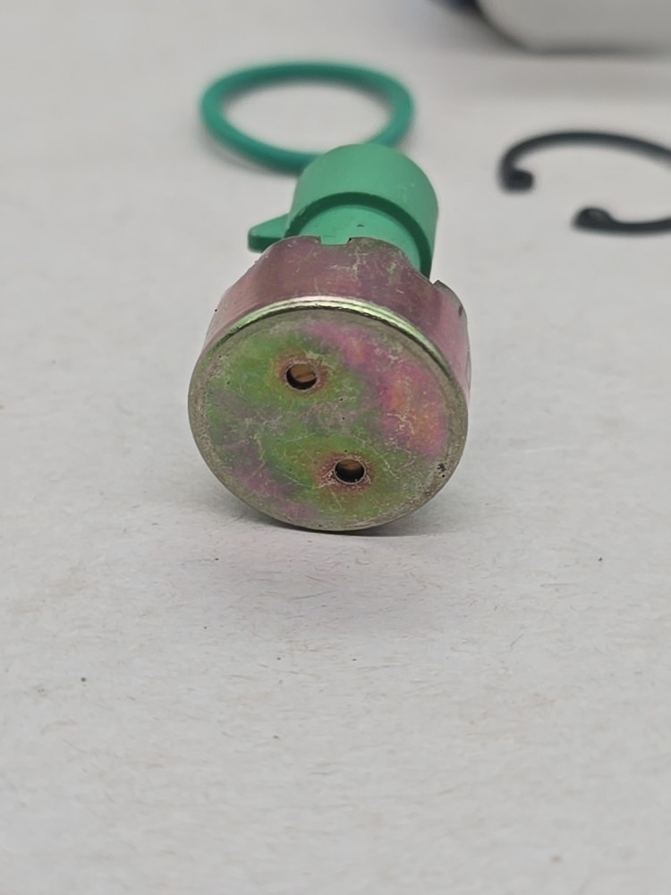 A/C Compressor Cut-Out Switch CARQUEST ABA1014