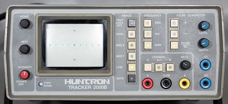 Huntron Tracker 2000 Pulse Generator/Signal Tracer/PCB & Component Checker 2000B