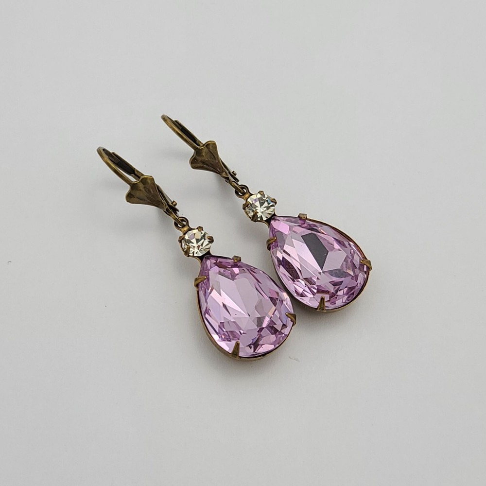 Vintage Violet Teardrop Prong Setting Earrings.
