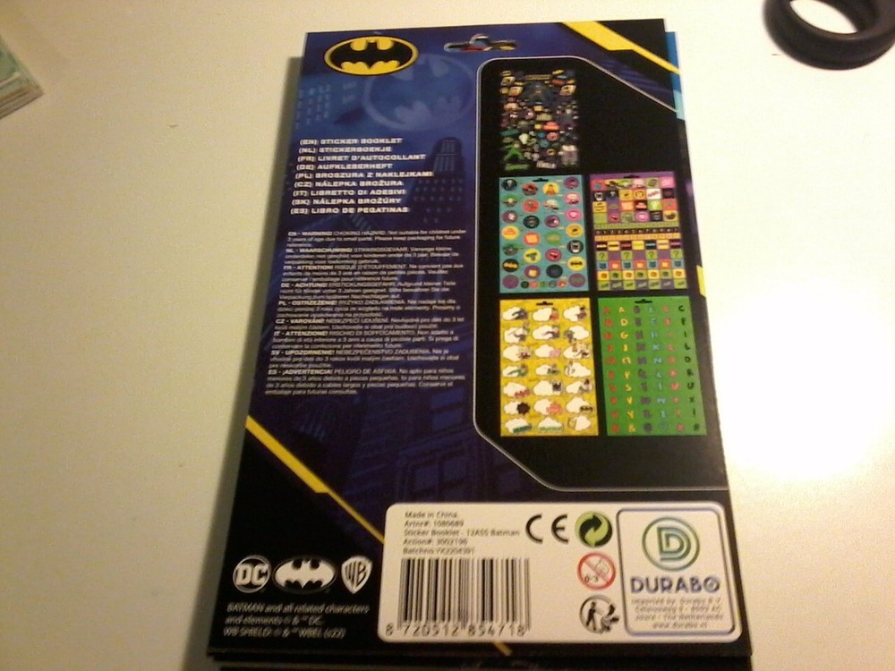 250 STICKER BOOKLET  FOR SCRAPBOOKING BATMAN