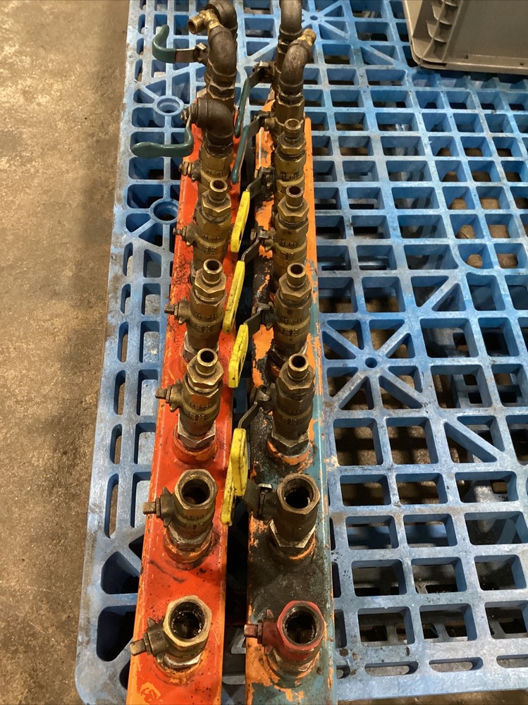 Pair Of 8 Port Water Manifolds  #668G32PR7