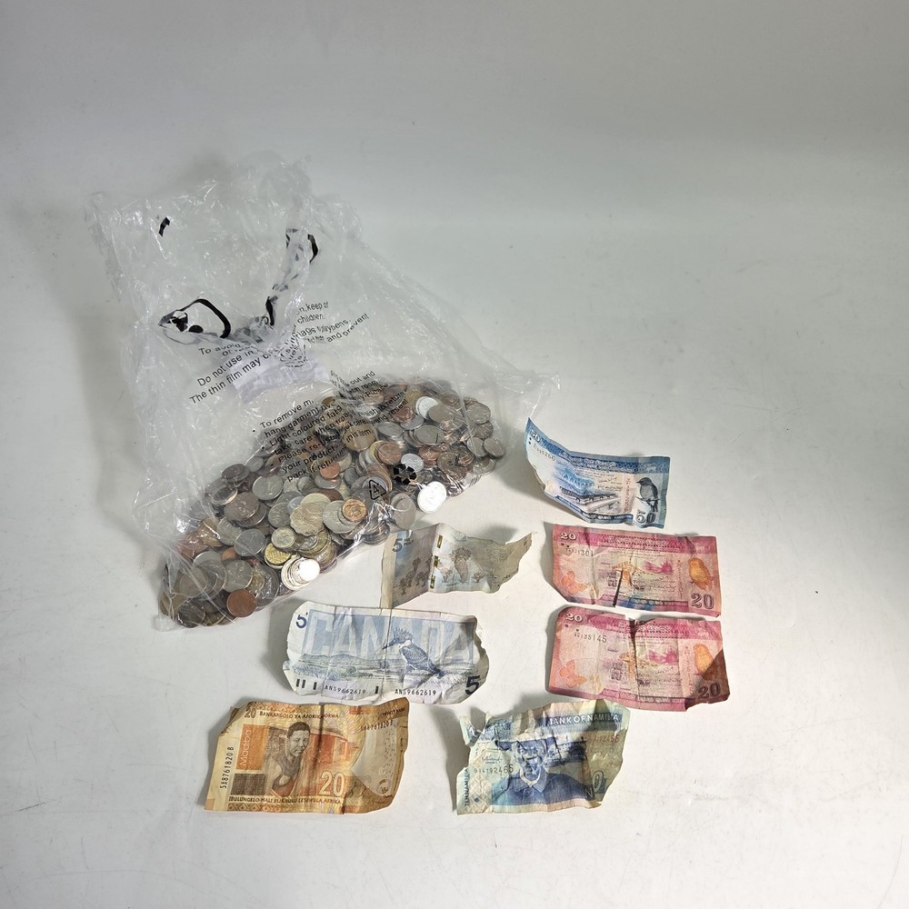 Selection of Foreign Coins and Notes 2.1 kg Total Weight  Assorted Bundle