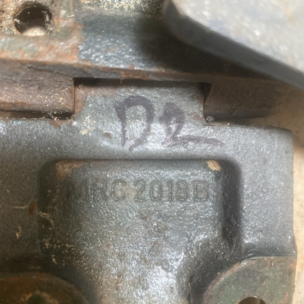 Defender earlier models o/s driver side front door hinges