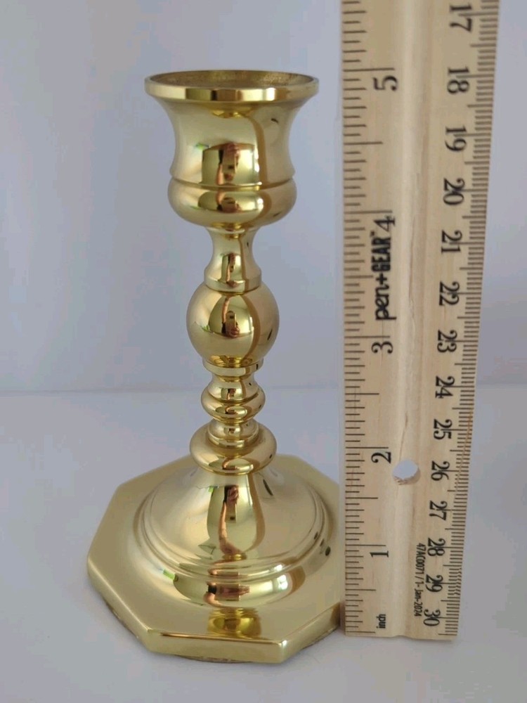 Vintage Baldwin solid brass candlestick holder with classic colonial/traditional
