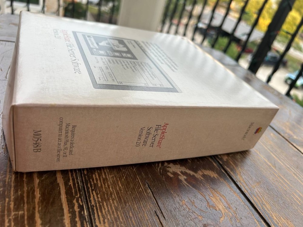 Macintosh AppleShare M0548/B Version 2.01. Vintage Apple software