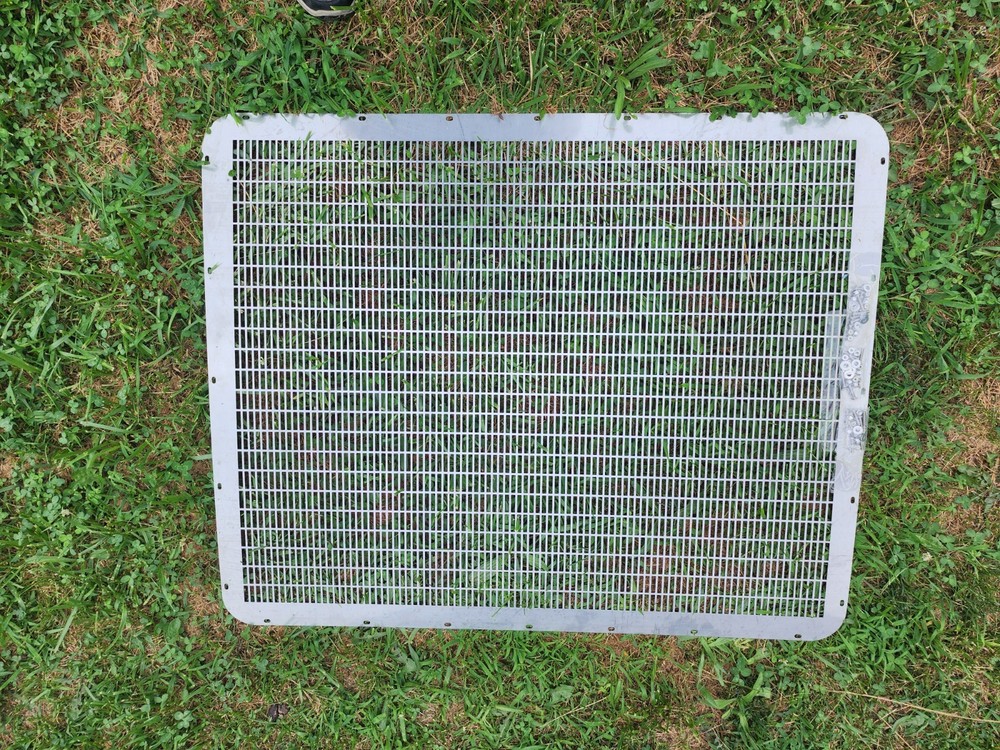 Peterbilt 357 377 378 Reg HD Grill Insert (Vertical Rectangle Pattern) Stainless