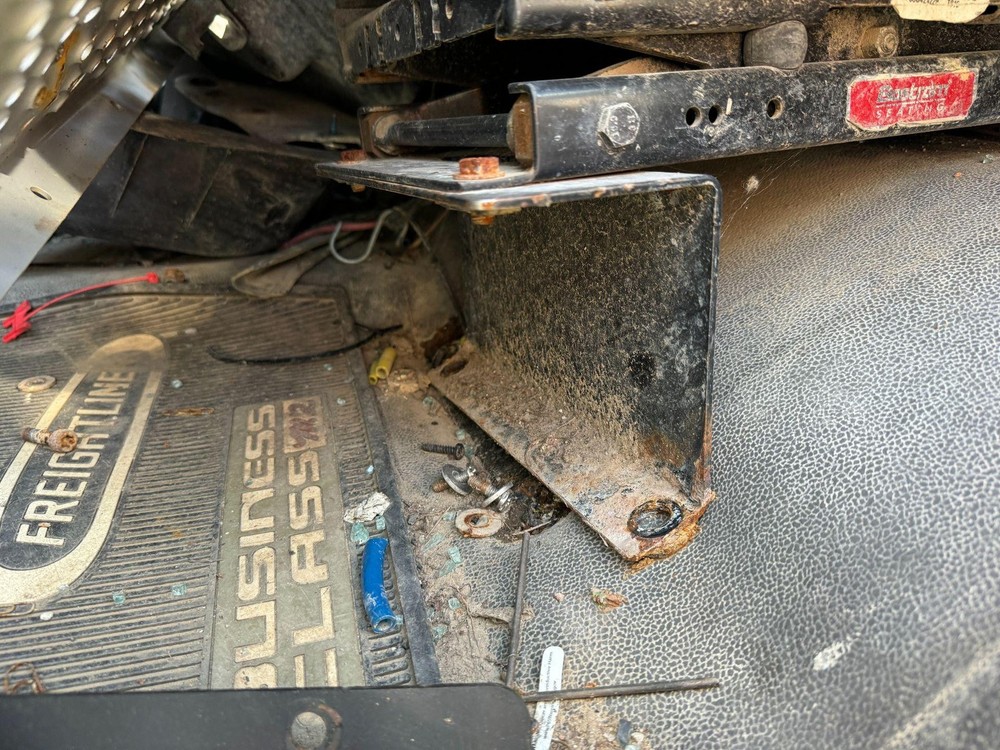 Freightliner M2 106 Brackets, Misc