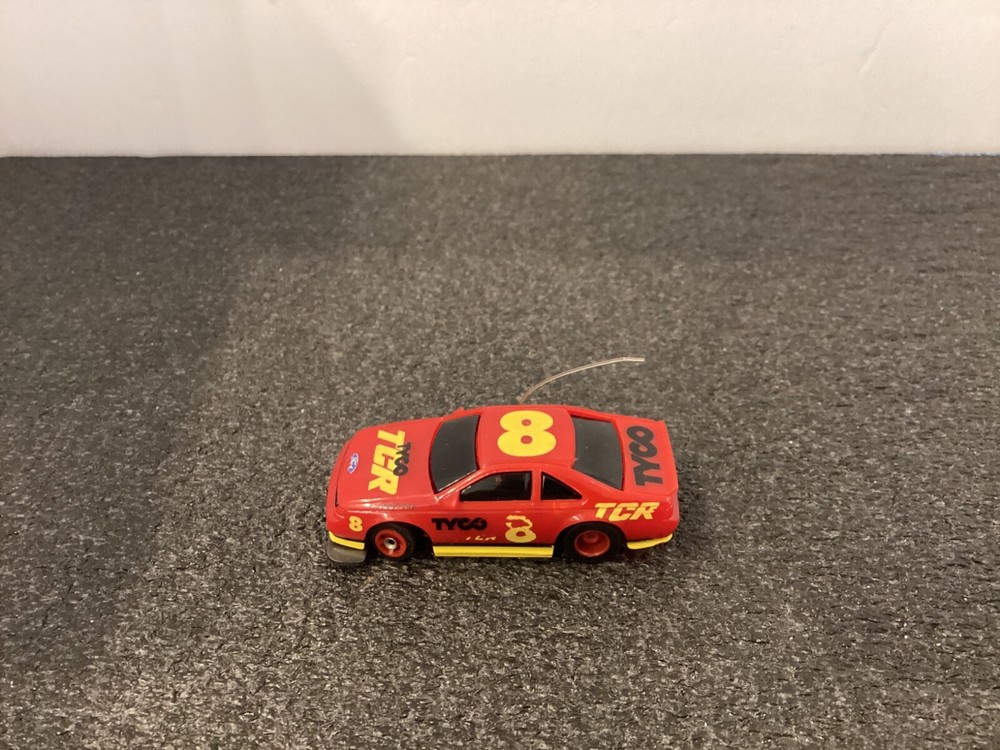 HO SLOT CAR COMPLETE RUNNING