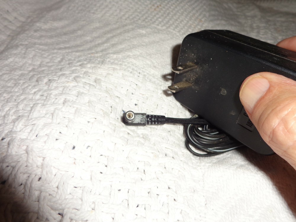 phonemate ac adapter model m/n25 output ac13v 800ma untested