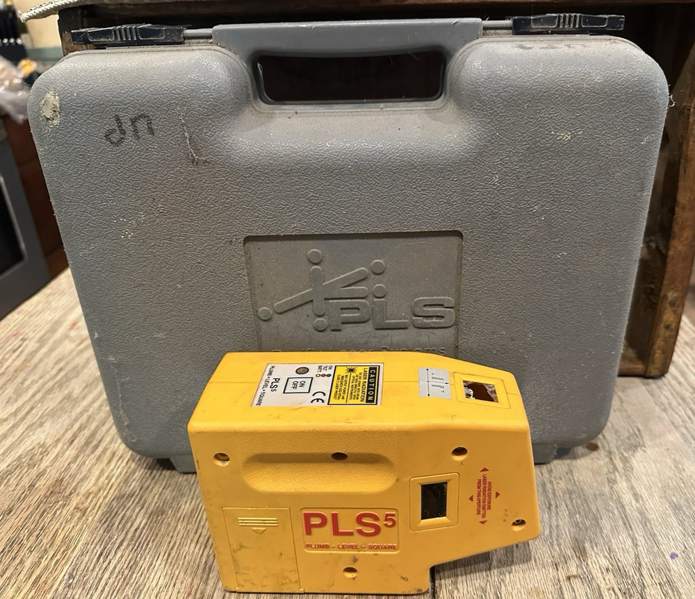 PLS 5 Laser With Case PLEASE READ DESCRIPTION