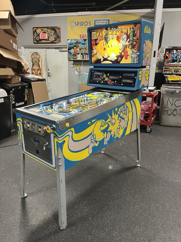 1982 BALLY MR AND MRS PACMAN PINBALL MACHINE PROF TECHS PLAYS GREAT