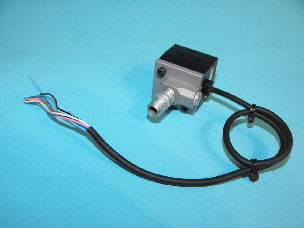 Keyence AP-34P.Pressure Sensor.12-24VDC.USED