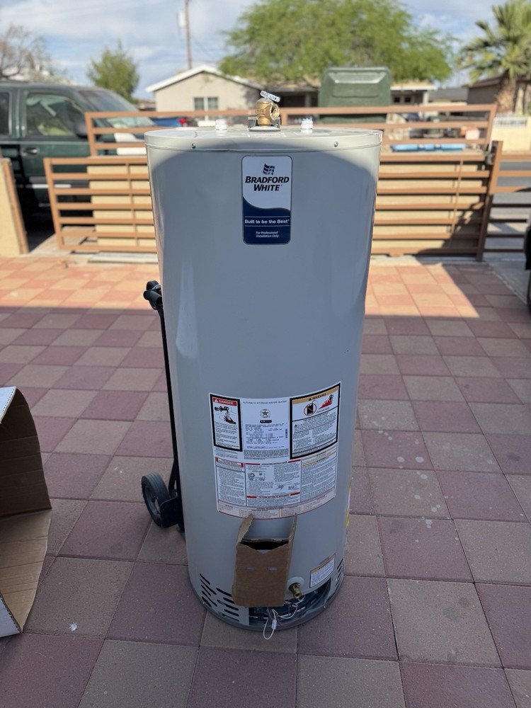 New 50 Gallon Bradford White Water Heater Gas Rg359T6N-394