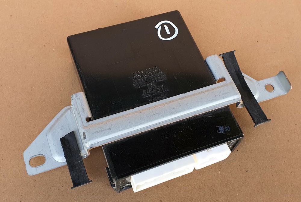 2003-2009 TOYOTA 4RUNNER Tailgate Liftgate Multiplex Control Module 89222-35010