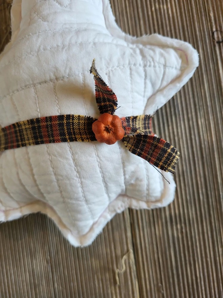 Quilted Ghost Peg Rail Hanger-Ghost hanger-Fall Primitive Decor