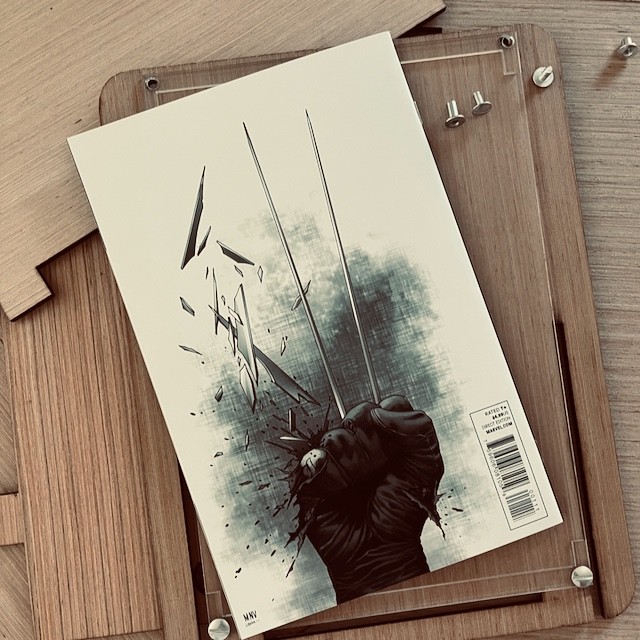 Comic Storage & Display Box PLUS Marvel's Death of Wolverine Issue #1 Comic