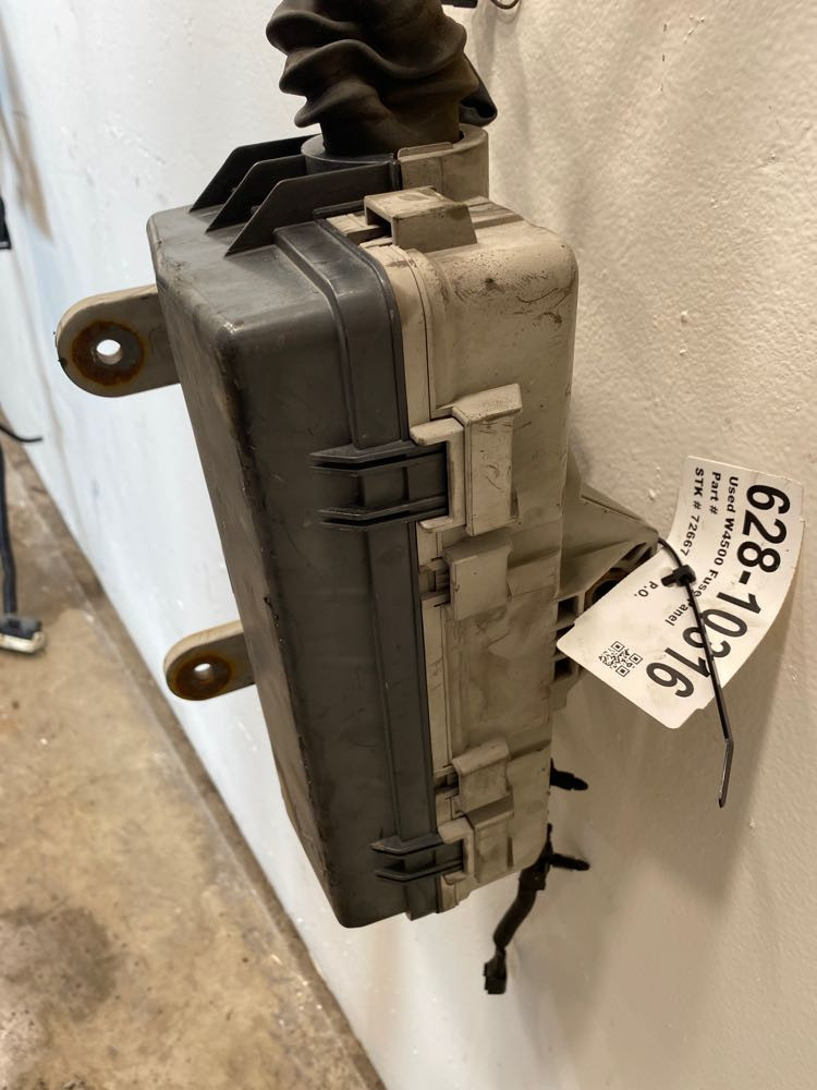 2009 GMC W4500 Fuse Panel (628-10316)