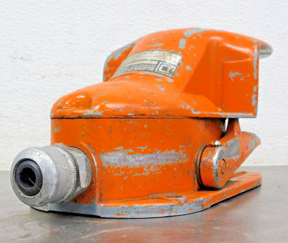 Square D 9002AW2 Foot Pedal Operator Switch 600V 5 A