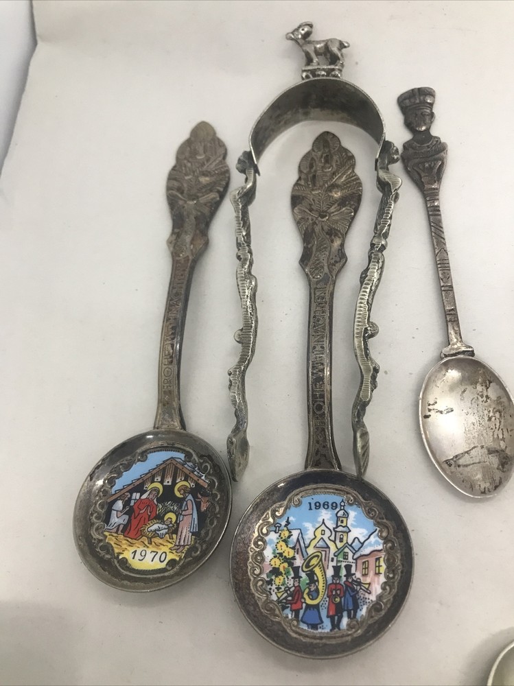 13 Piece Vintage Tourists Silverplate Spoon Collection