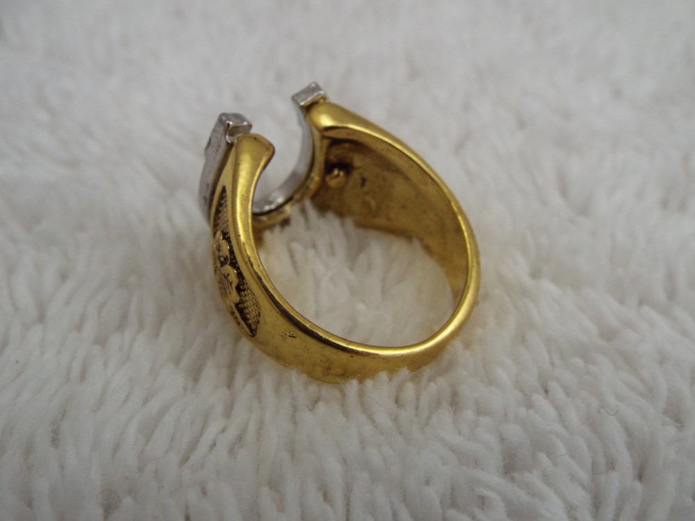 Silvertone Goldtone Horseshoe Cloverleaf Good Luck Ring ~ Size 8 (A4)